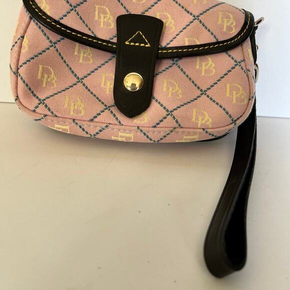 Dooney & Bourke, women's mini wristlet, pink black trim - Picture 3 of 9
